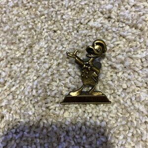 Authentic Walt Disney world passholder exclusive pin great condition